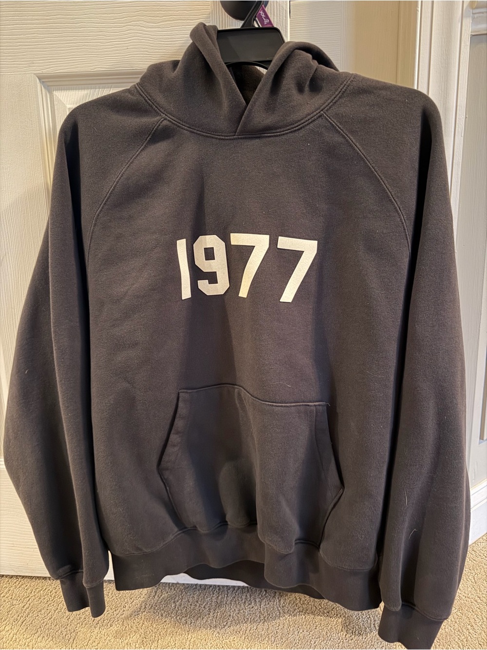 Essentials Black Hoodie with 1977 Chest Graphic men size M